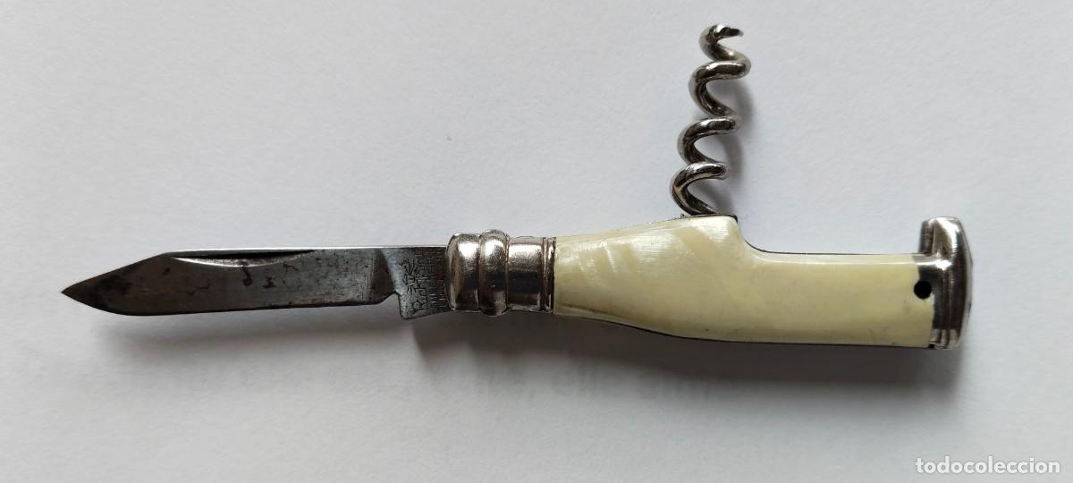 Coleccionismo: ANTIGUO ABRIDOR SACACORCHOS NAVAJITA MINI NAVAJA DE RICHARDS SHEFFIELD ENGLAND - CON FORMA DE BOTELL