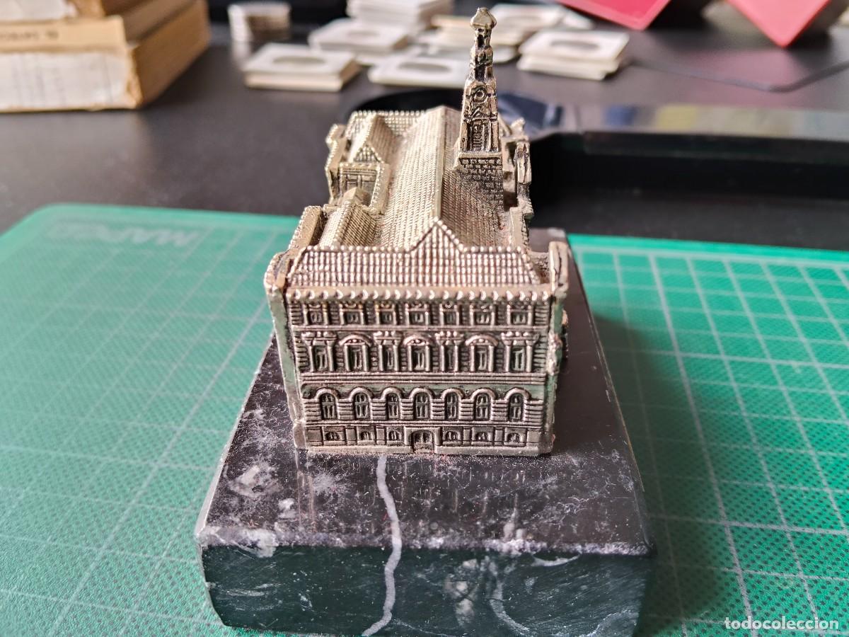 Coleccionismo: MAQUETA EDIFICIO AYUNTAMIENTO BILBAO - ENTREGADO CENTENARIO EDIFICIO AYUNTAMIENTO 1990 - Foto 6