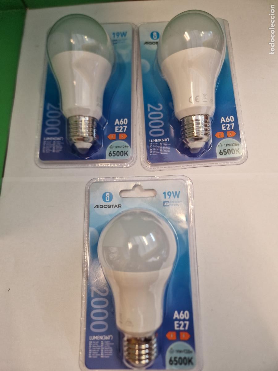 Coleccionismo: 3 BONITAS BOMBILLAS. MEDIANAS. NUEVAS.