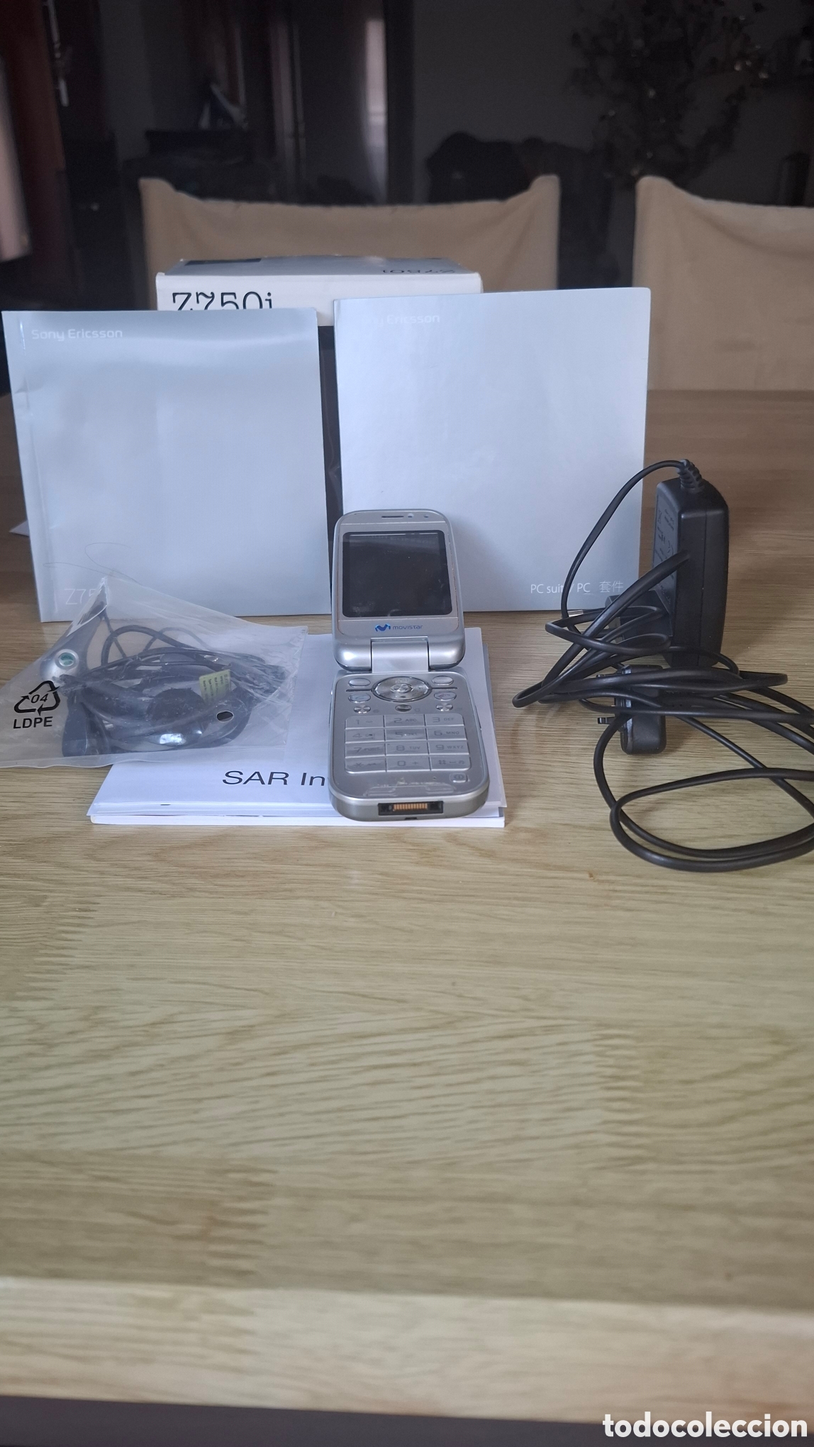 Coleccionismo: Tel&eacute;fono m&oacute;vil Sony Ericsson Z750i en caja