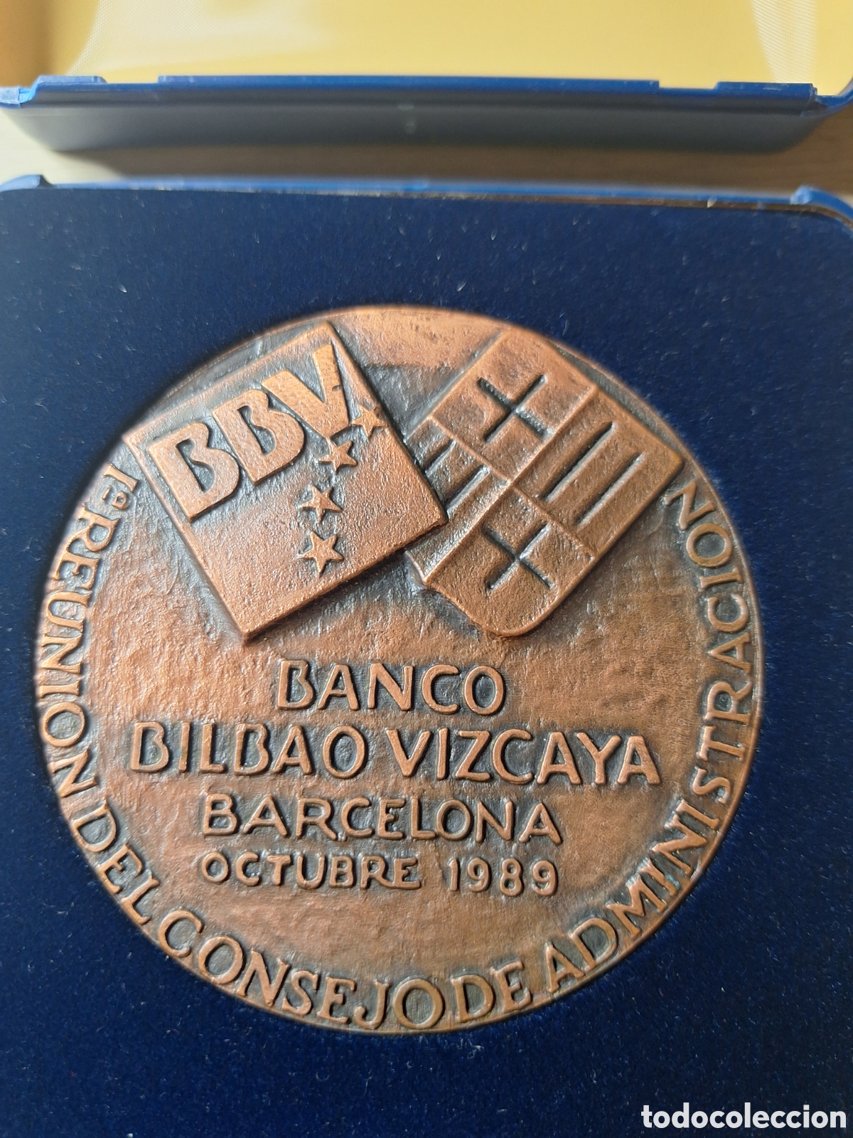 Coleccionismo: Medallon conmemorativo de bronze.