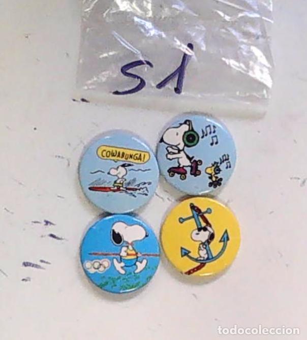 Coleccionismo: 4 CHAPAS TODAS DIFERENTES MITICAS ORIGINALES DE KIOSKO SNOOPY PEANUTS CARLITOS CHARLY BROWN