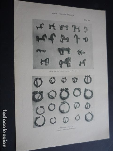 Coleccionismo: NUMANCIA EXCAVACIONES ARQUEOLOGICAS HACIA 1915 OBJETOS HALLADOLID LAMINA 23 X 32,5 CM