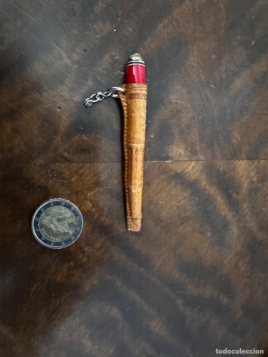 Collecting: NAVAJA VINTAGE A&Ntilde;OS 50/60 - MINI PUUKKO FINLAND&Eacute;S - KAUHAVA - ACERO Y BAQUELITA ROJA