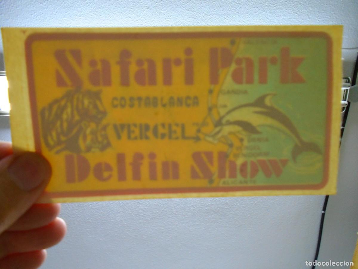 Coleccionismo: VERGEL(ALICANTE)ANTIGUA ETIQUETA ADHESIVA DEL SAFARI PARK/DELFIN SHOW.