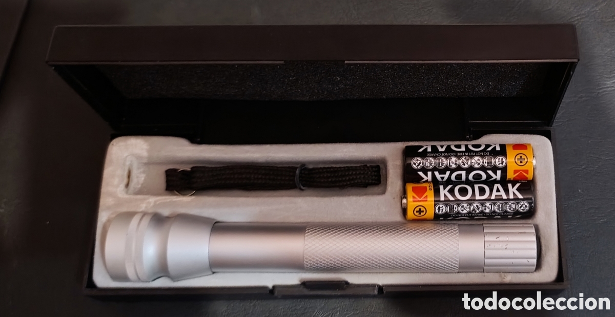 Coleccionismo: Linterna Met&aacute;lica Plateada en Estuche de Presentaci&oacute;n - Completa