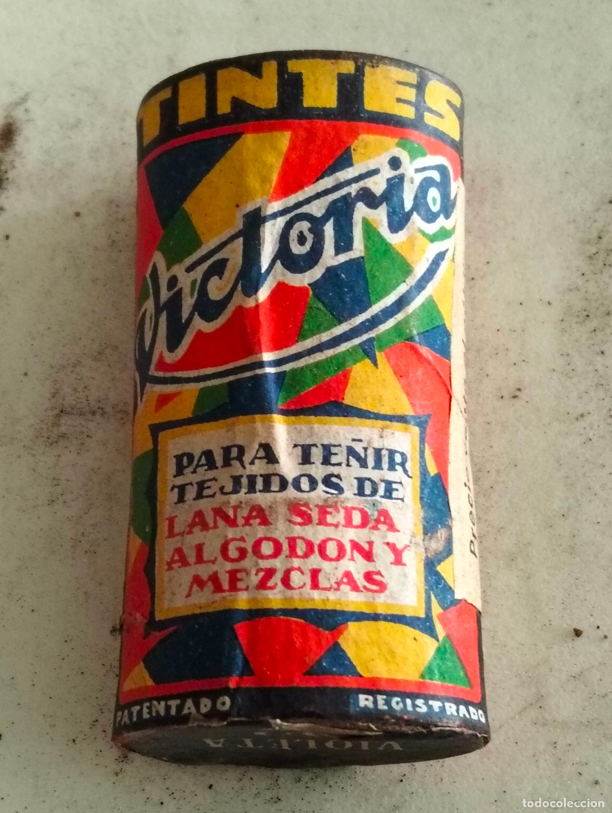 Coleccionismo: ANTIGUA CAJA, TINTES VICTORIA, N&ordm; 22 VIOLETA, MEDIDAS 6,5 X 3 X 2,5 CM