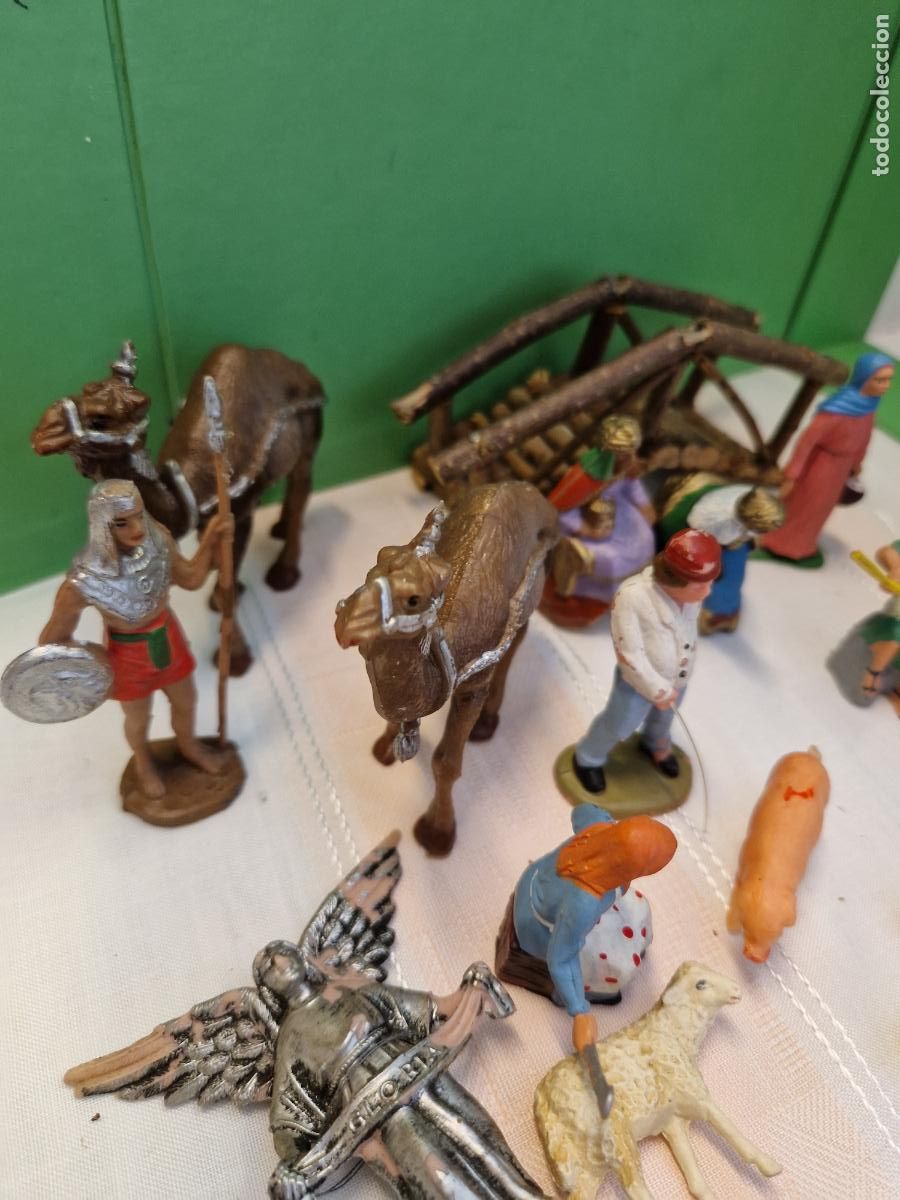 Coleccionismo: BONITO LOTE FIGURAS DE PESEBRE EN PLASTICO.
