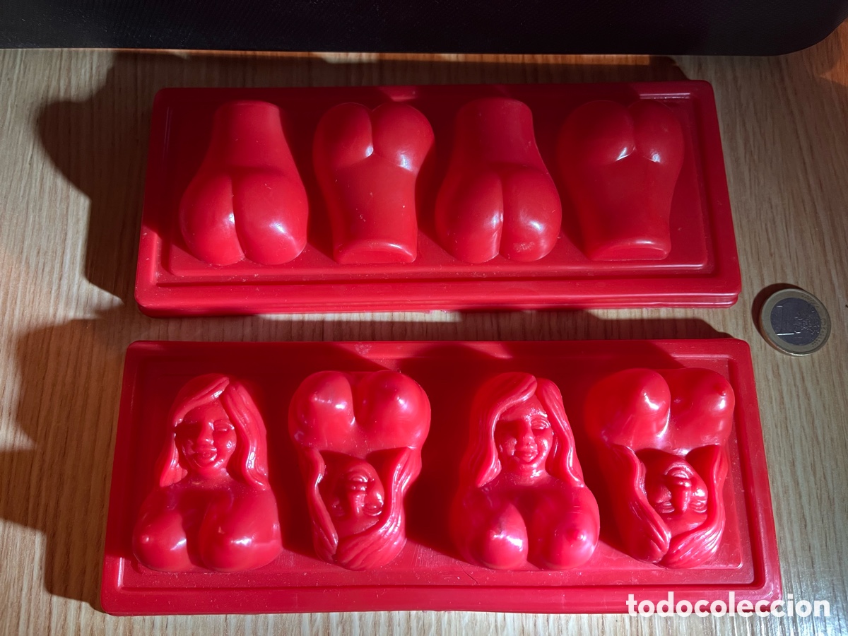 Coleccionismo: 2x Moldes de pl&aacute;stico de tetas y culos para hielos. Despedidas de soltero. Color rojo