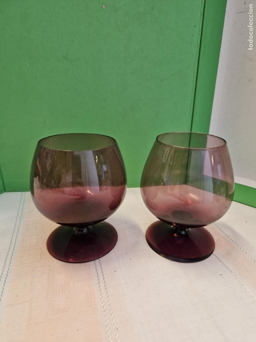 Coleccionismo: 2 BONITAS COPAS. COLOR MORADAS.