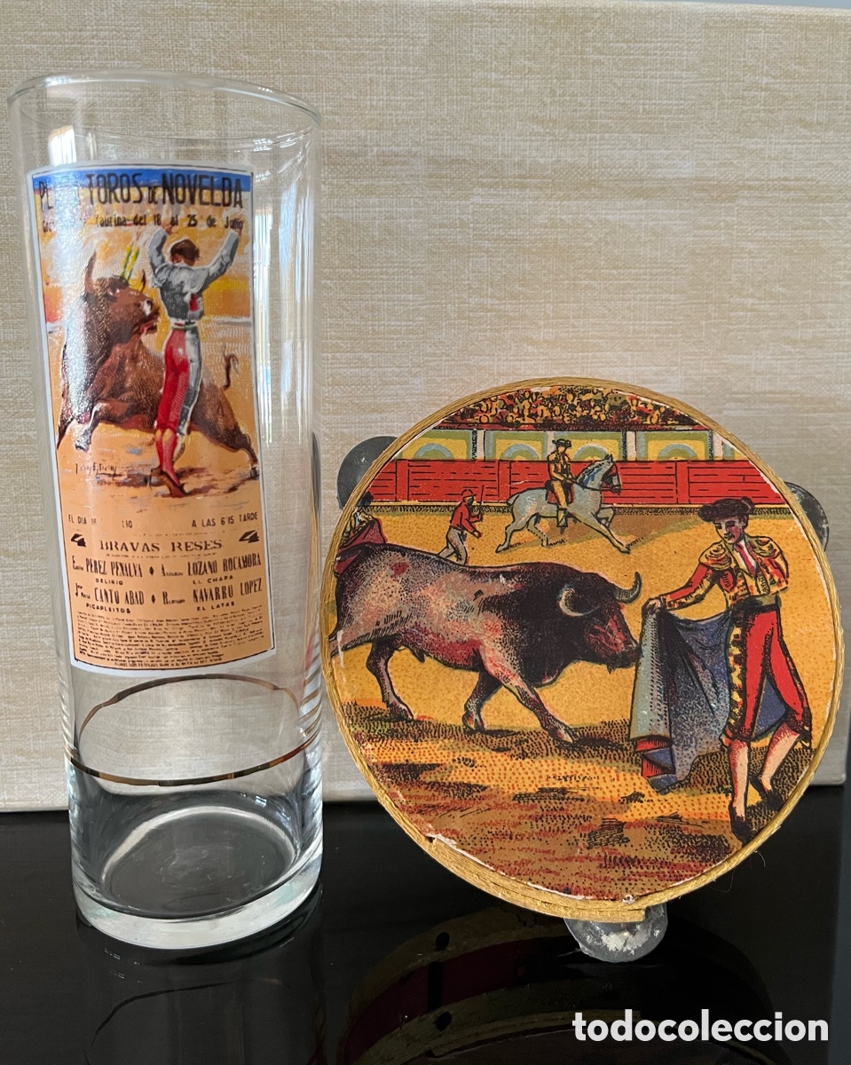 Coleccionismo: Vaso y pandereta plaza toros Novelda