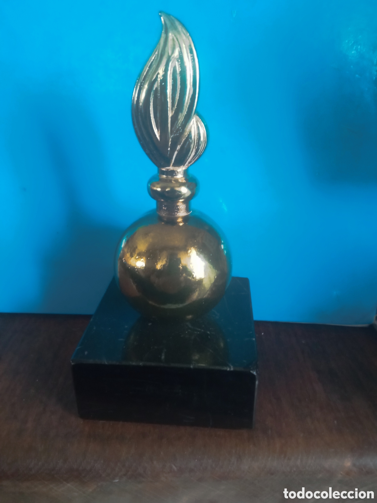 Coleccionismo: Figura emblema de Artiller&iacute;a, mide 15cm con peana y 12 sin peana