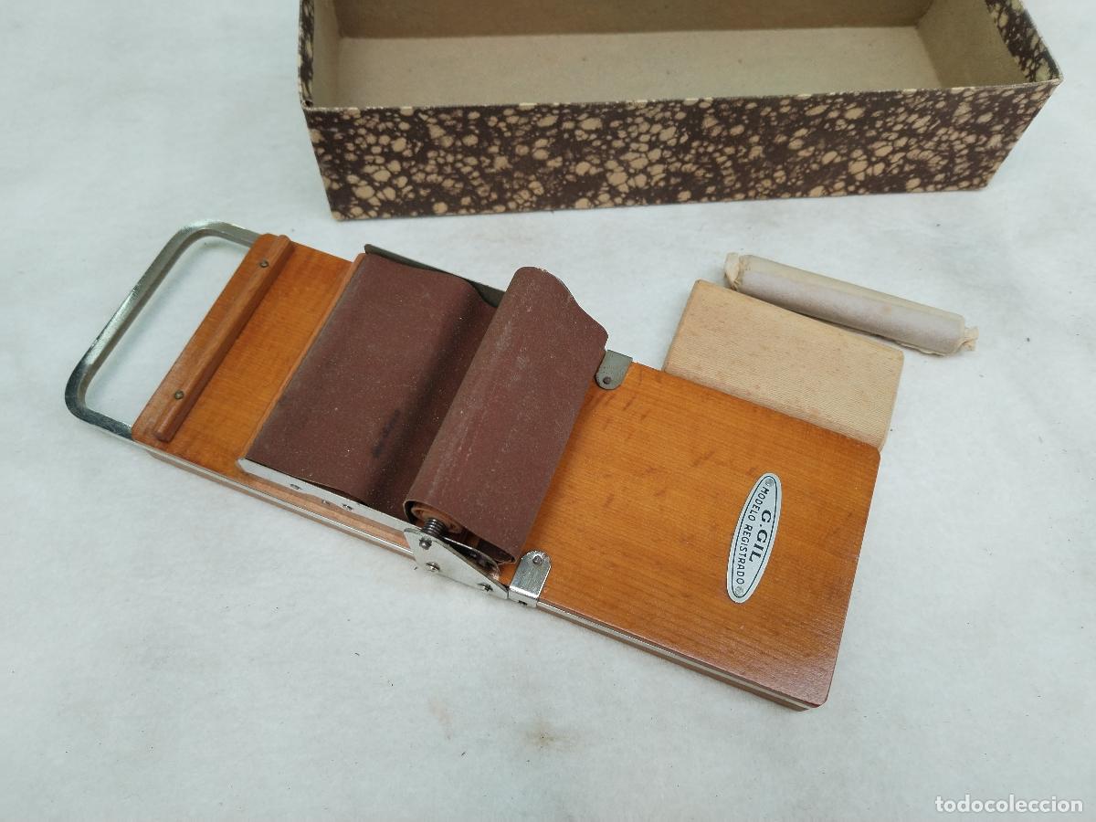 Coleccionismo: maquina para liar cigarrillos g. gil a&ntilde;os 50 - c189