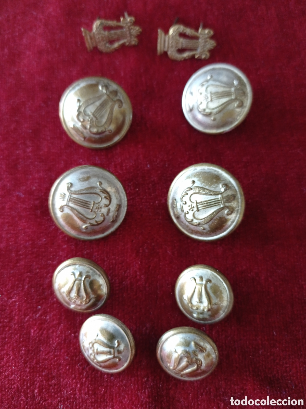 Coleccionismo: Lote de botones e insignias de m&uacute;sica