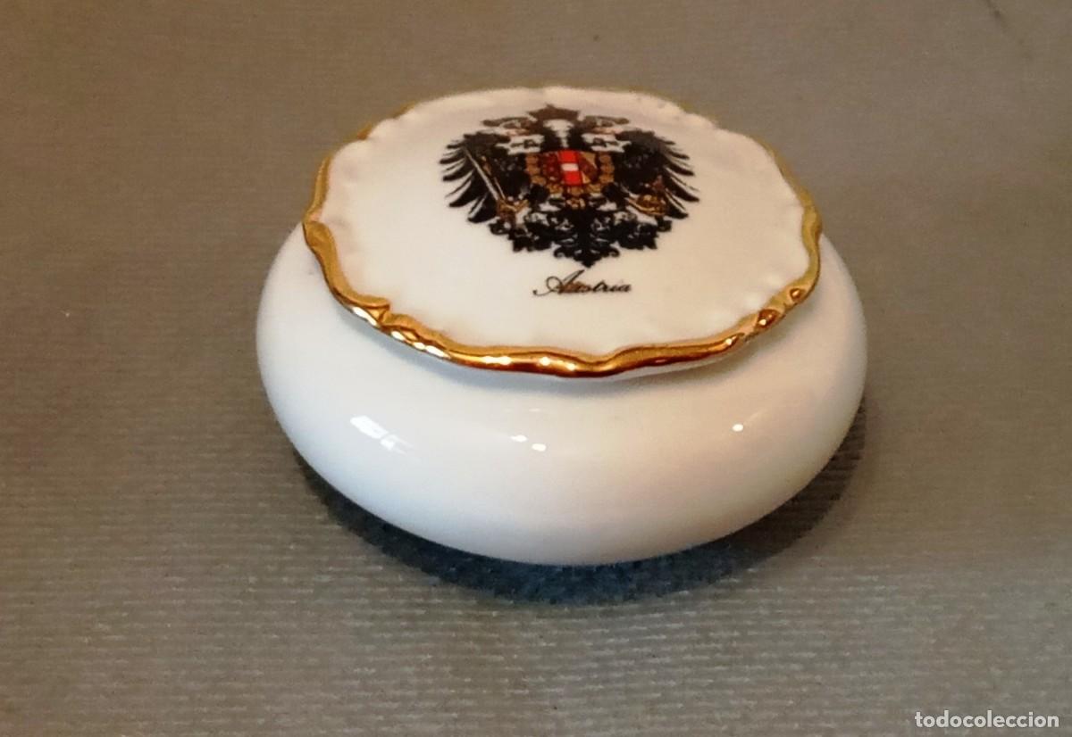 Coleccionismo: Peque&ntilde;o joyero porcelana Austria