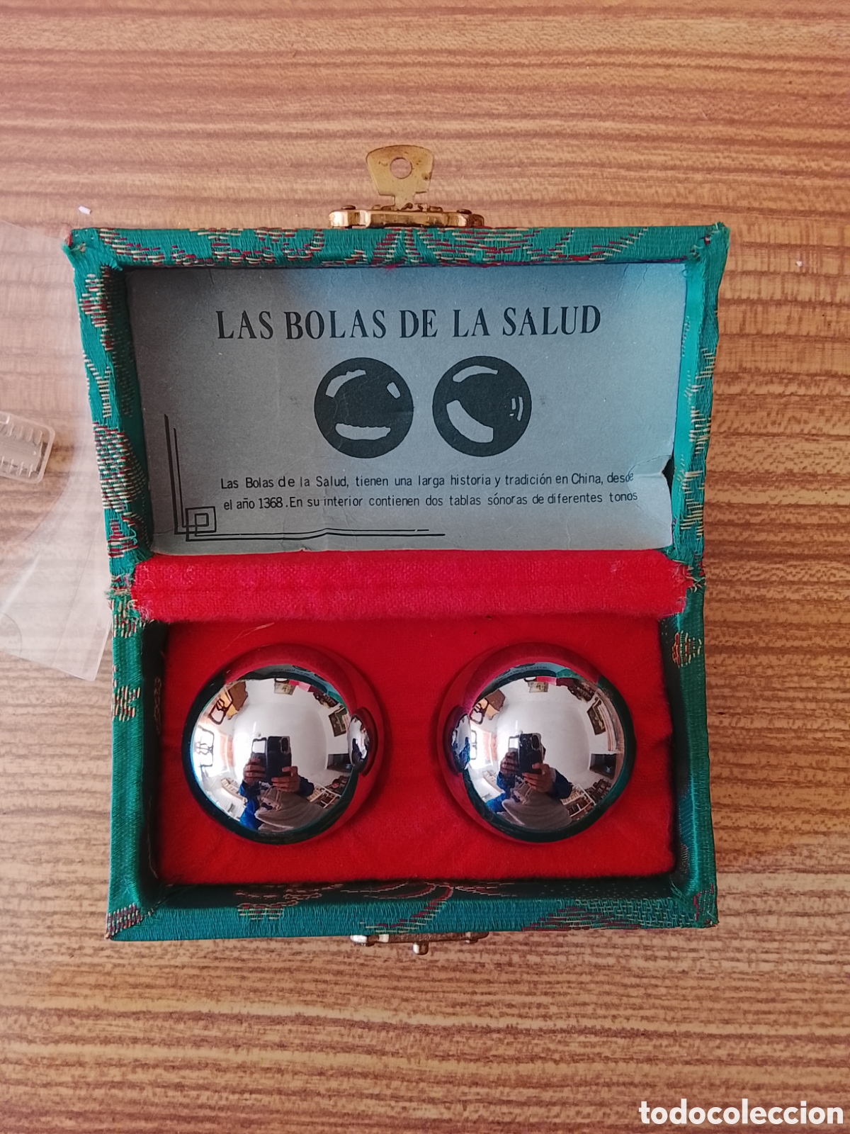 Coleccionismo: Caja china con bolas de la salud.