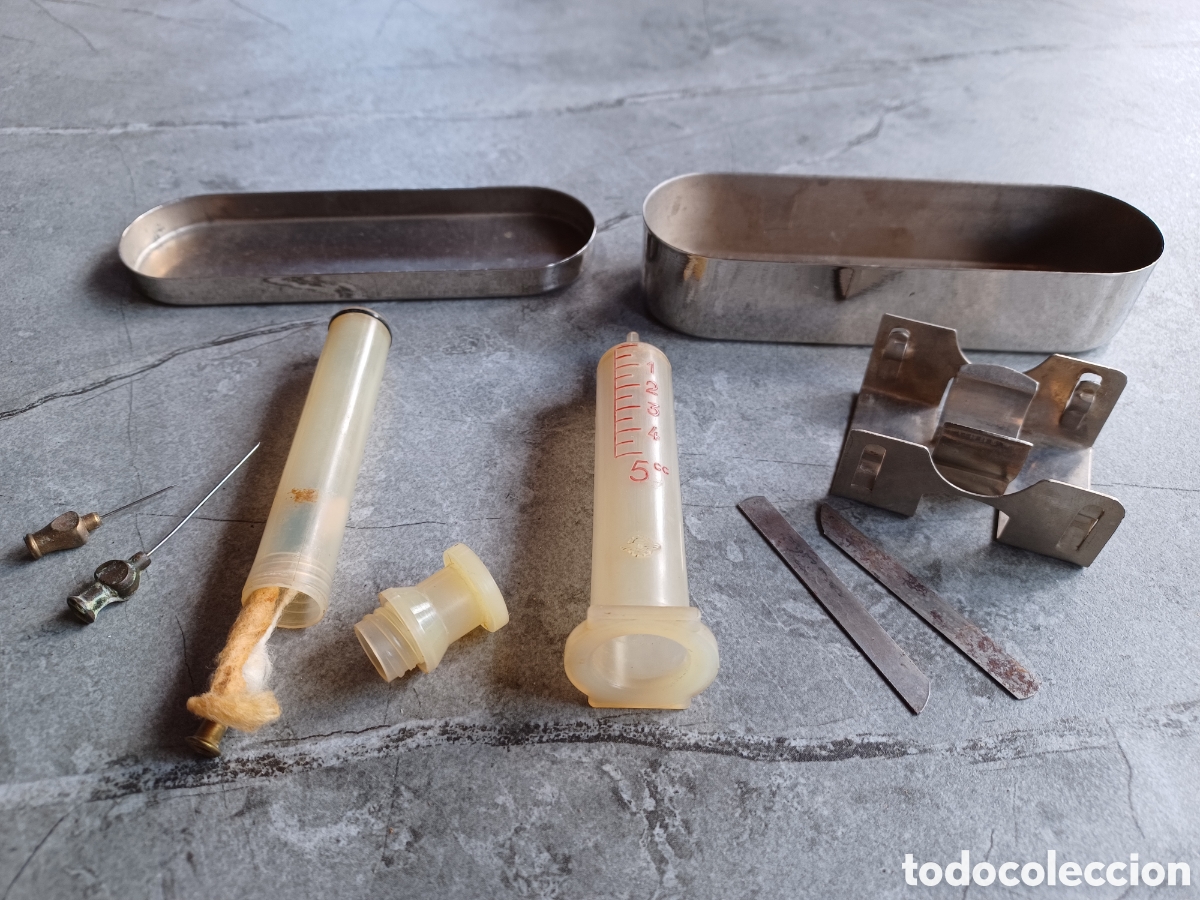 Coleccionismo: Jeringuilla marca Seringue con cajita de metal.