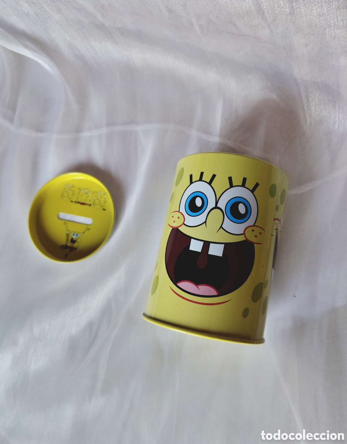 Coleccionismo: Hucha met&aacute;lica Bob Esponja con tapa portal&aacute;pices infantil decoraci&oacute;n cartoon
