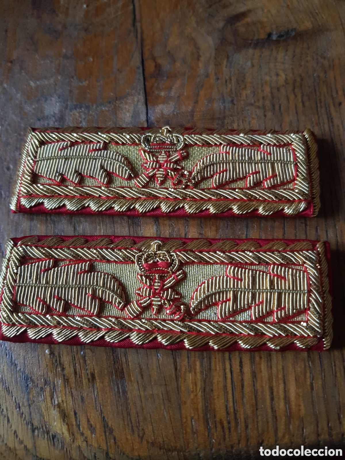 Coleccionismo: ESPECTACULARES HOMBRERAS DE GENERAL DE BRIGADA BORDADAS