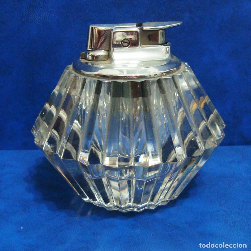 Coleccionismo: Mechero de Mesa RONSON de CRISTAL Tallado. Vintage COLECCI&Oacute;N. Necesita Piedra y Recarga. Encendedor.