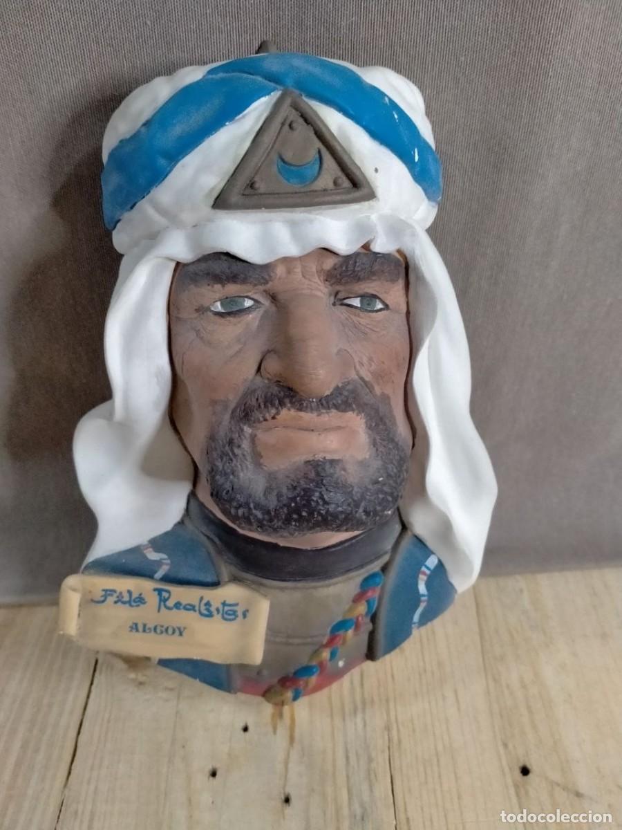 Coleccionismo: Cara en relieve Moros y Cristianos, Fil&aacute; Realistas. Alcoy