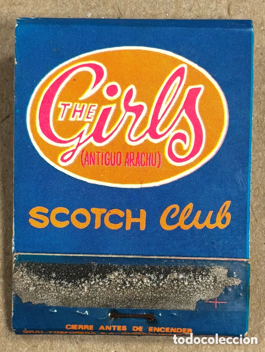 Coleccionismo: THE GIRLS (ANTIGUO ARACHU) SCOTCH CLUB (BARCELONA). ANTIGUA CAJETILLA DE CERILLAS PUBLICITARIA.