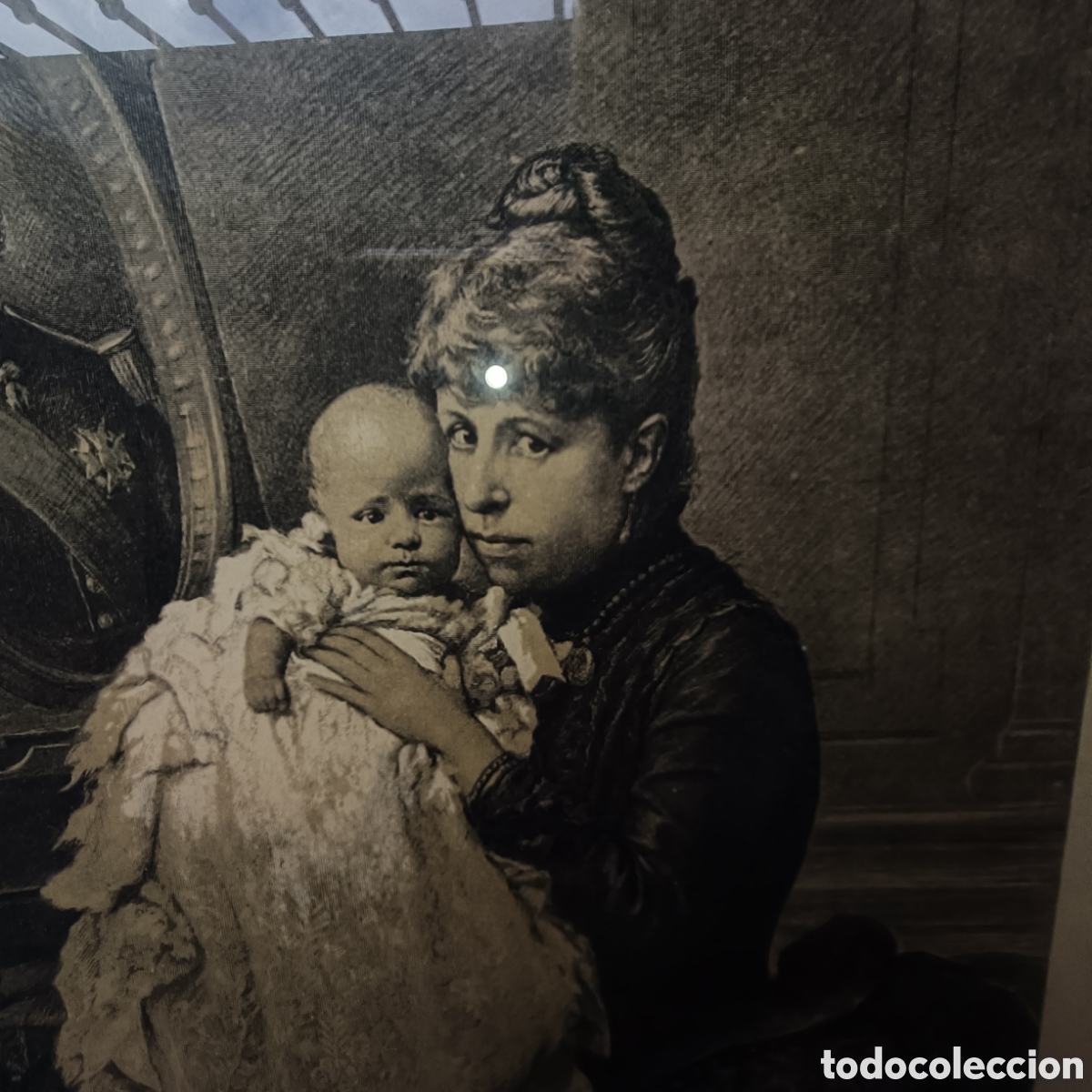 Coleccionismo: Antiguo grabado del nacimiento de Alfonso XIII junto a su madre
