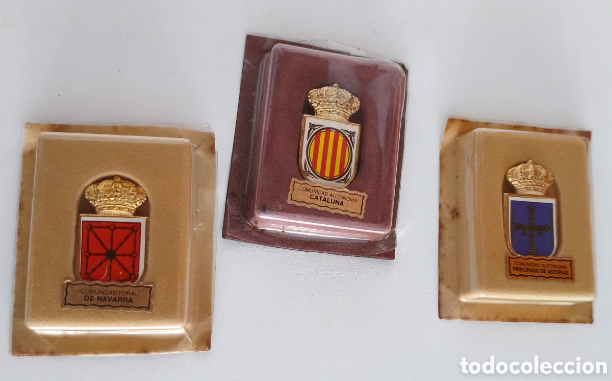 Coleccionismo: Lote de Escudos Her&aacute;ldicos CCAA (Asturias, Catalu&ntilde;a, Navarra)