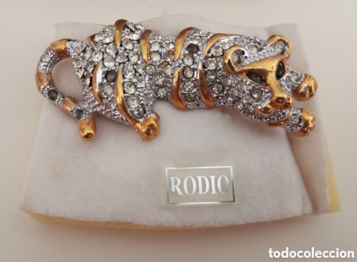 Coleccionismo: Broche vintage de dise&ntilde;o con pantera En tonos dorados.rodio