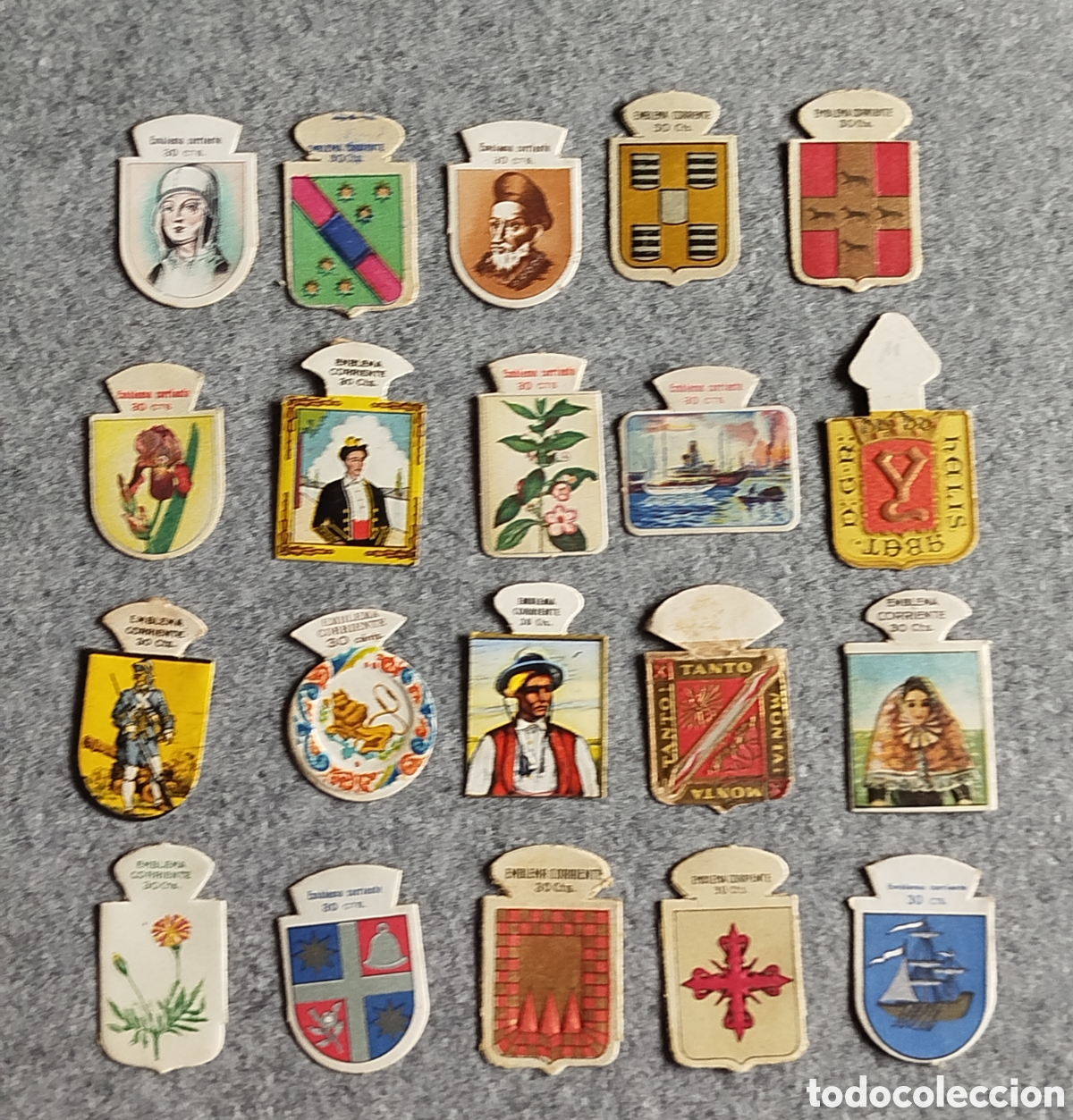 Collectionnisme: LOTE DE 20 EMBLEMAS AUXILIO SOCIAL CORRIENTES NO ESPECIALES INSIGNIAS