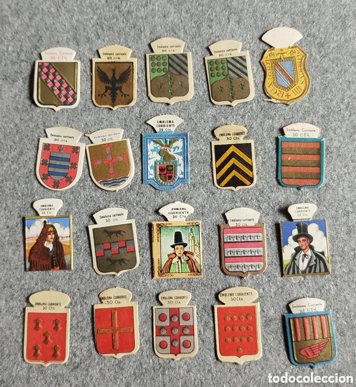 Collectionnisme: LOTE DE 20 EMBLEMAS AUXILIO SOCIAL CORRIENTES NO ESPECIALES INSIGNIAS