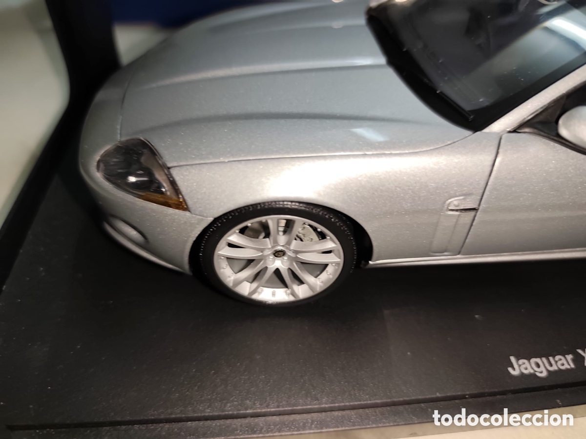 Coleccionismo: Jaguar XK , coup&eacute;, 2006 ,liquid silver,