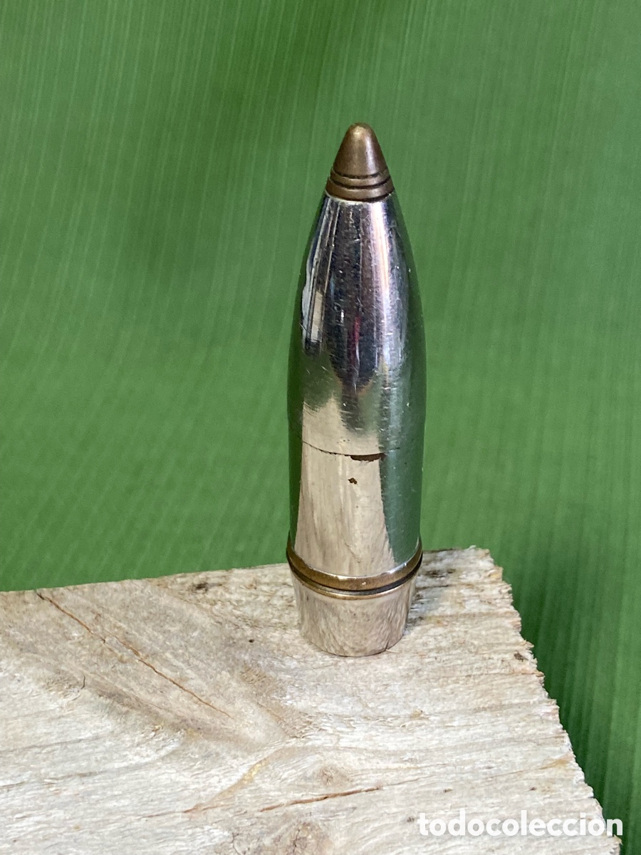 Coleccionismo: Antiguo mechero de gasolina, tipo Zippo, con forma de bala (proyectil).