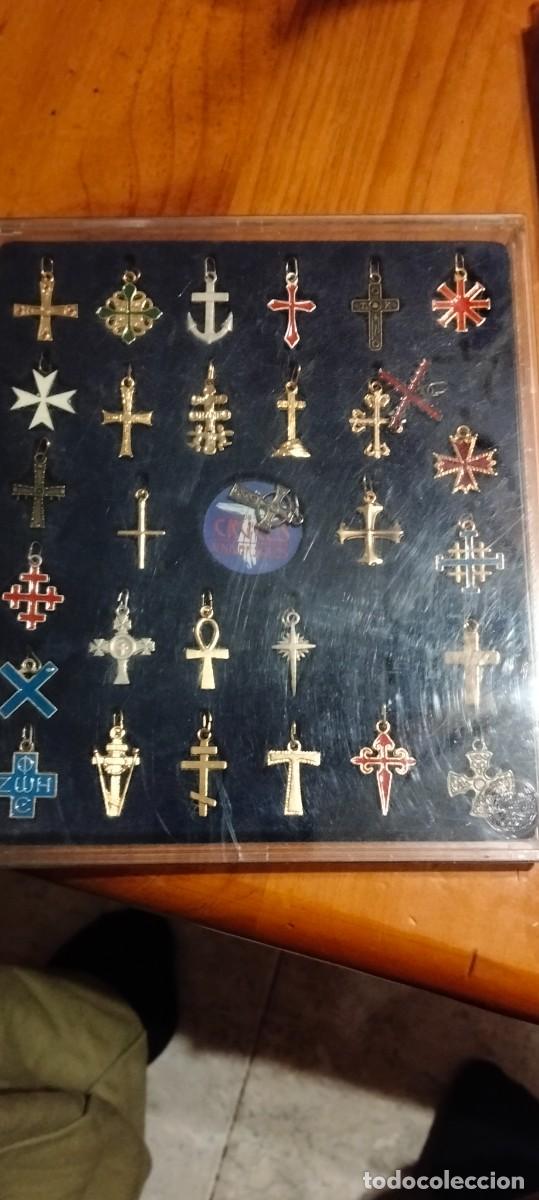 Coleccionismo: Colecci&oacute;n Cruces Universales &ndash; Completa (30 piezas) &ndash; El D&iacute;a