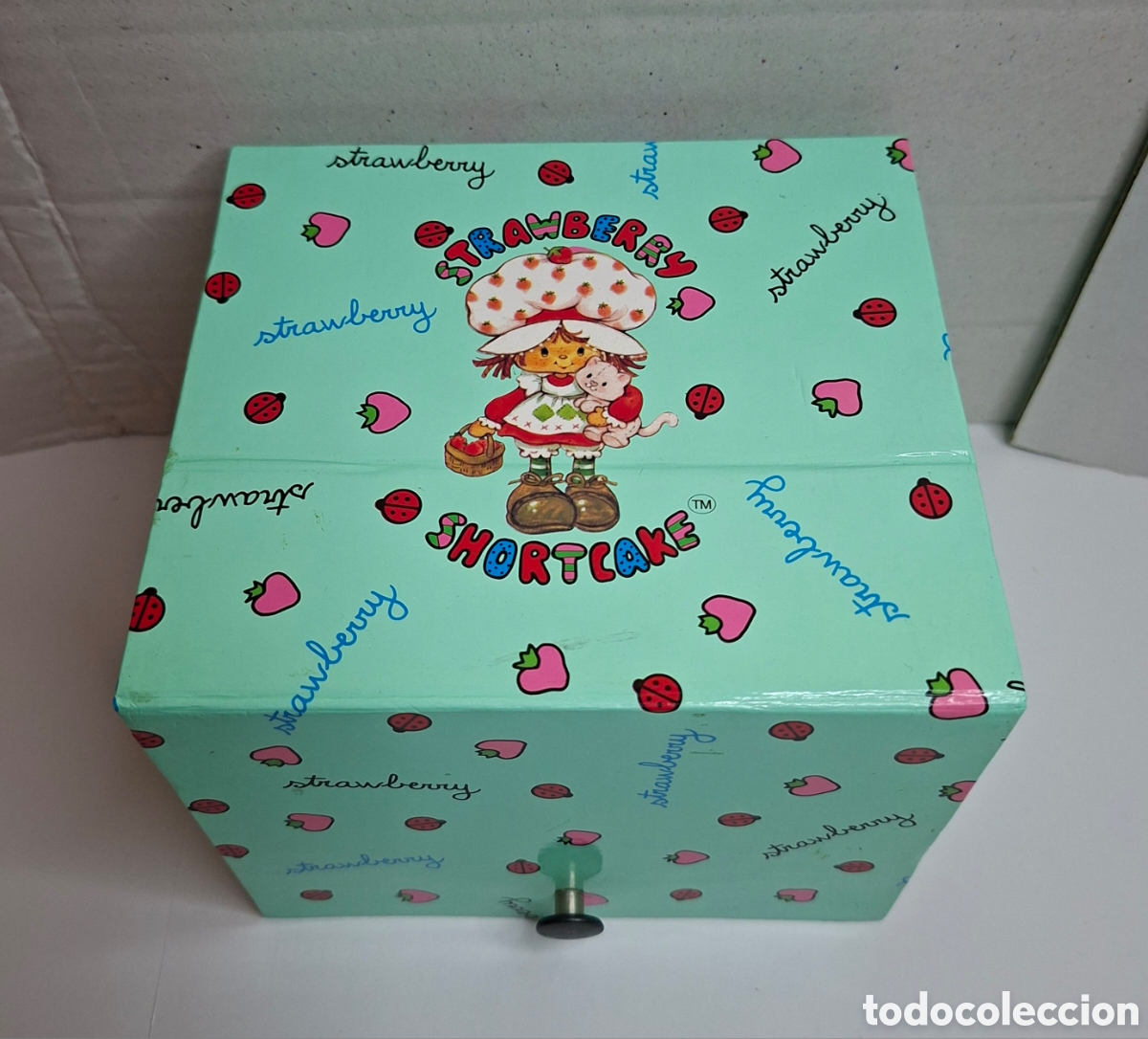 Coleccionismo: TARTA DE FRESA. JOYERO / ORGANIZADOR CON ESPEJO. NUEVO. STRAWBERRY SHORTCAKE. 15 X 13 X 12 CM. DIS2.