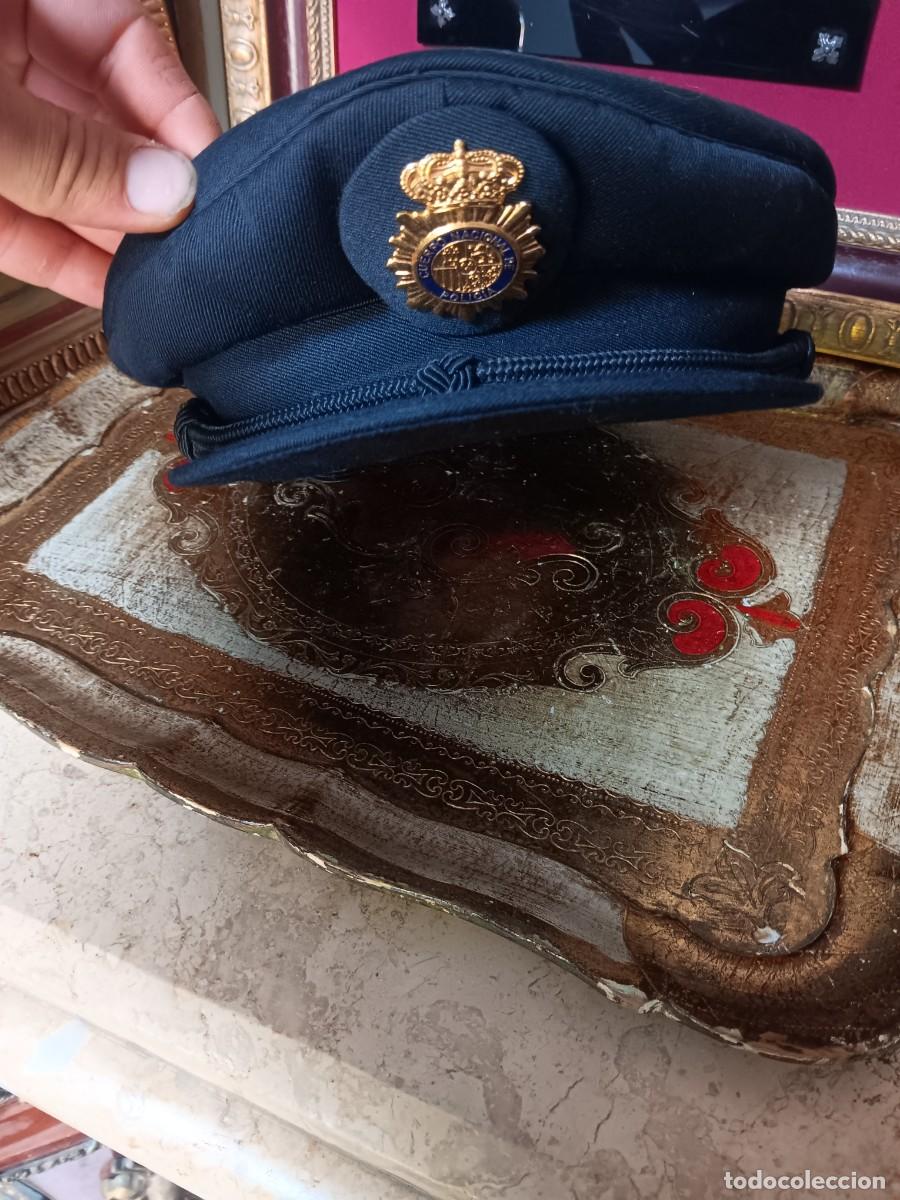 Coleccionismo: gorra de plato del Cuerpo Nacional de Polic&iacute;a de Espa&ntilde;a