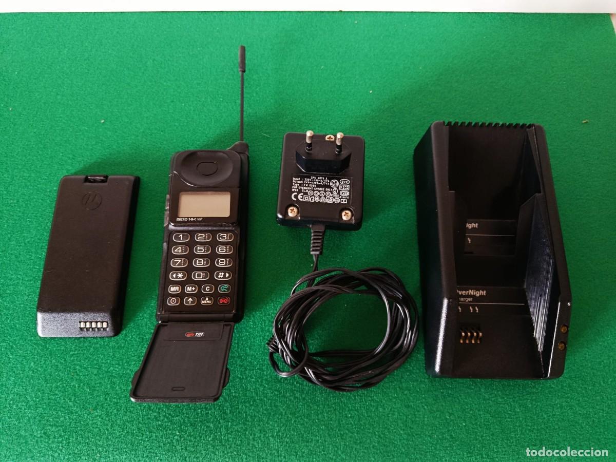 Coleccionismo: Telefono Cellulare Vintage Motorola Microtac Vip Tim Con Caricatore Batteria da Sostituire