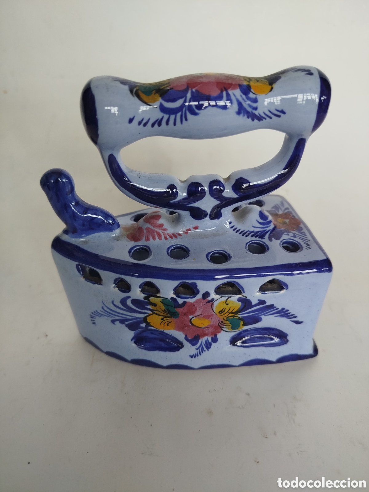Coleccionismo: PLANCHA DE CERAMICA CON MOTIVOS FLORALES