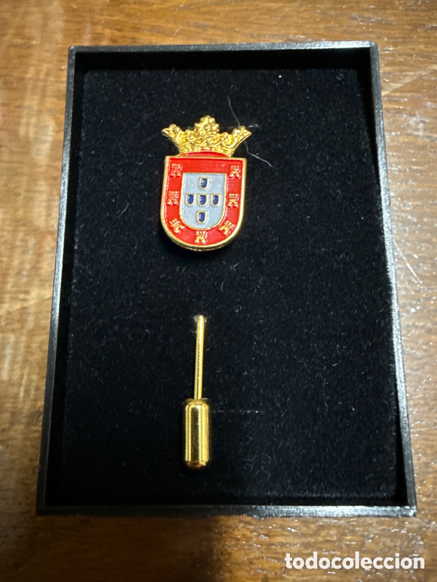 Coleccionismo: Pin Insignia Escudo de Portugal con Estuche &ndash; Vintage &ndash; Coleccionismo