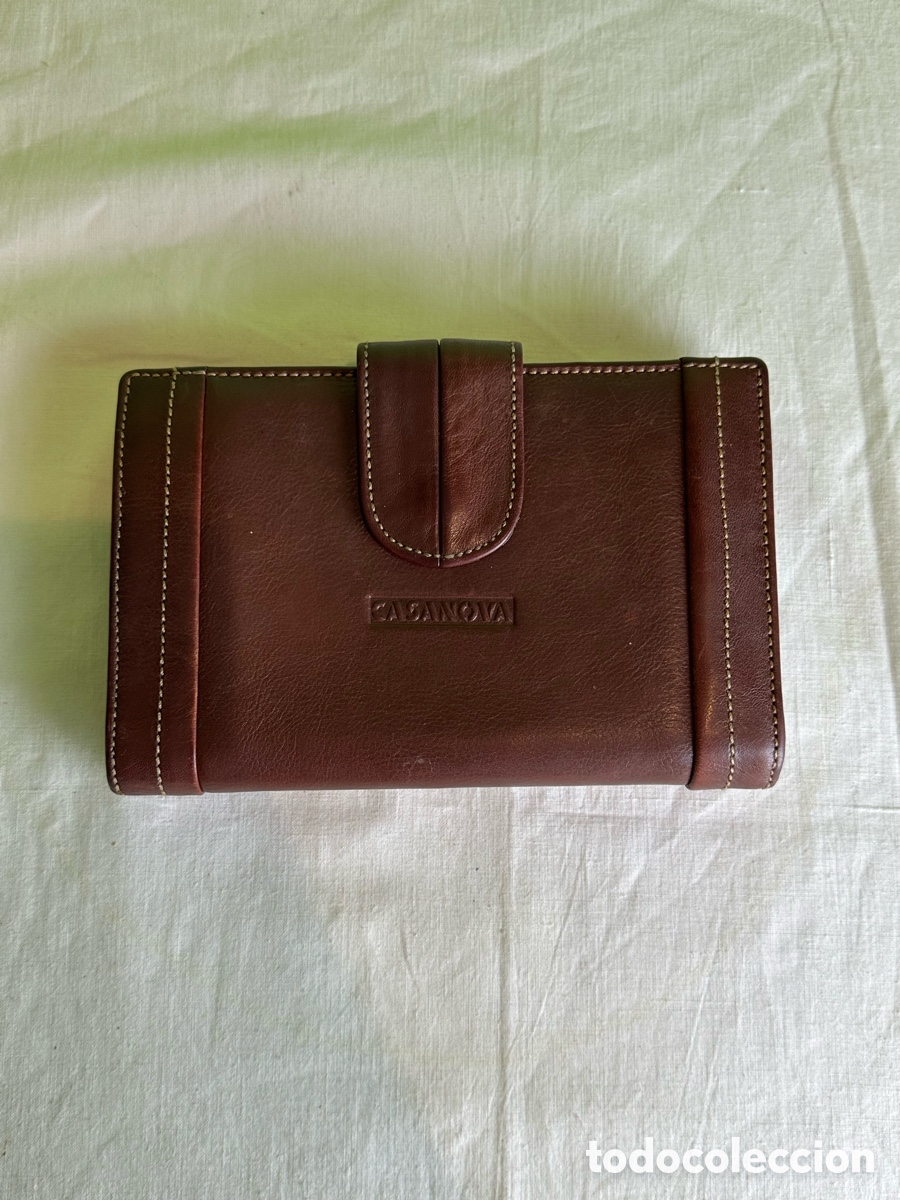 Collectionnisme: Cartera CASANOVA de piel marr&oacute;n vintage con cierre y costuras vistas