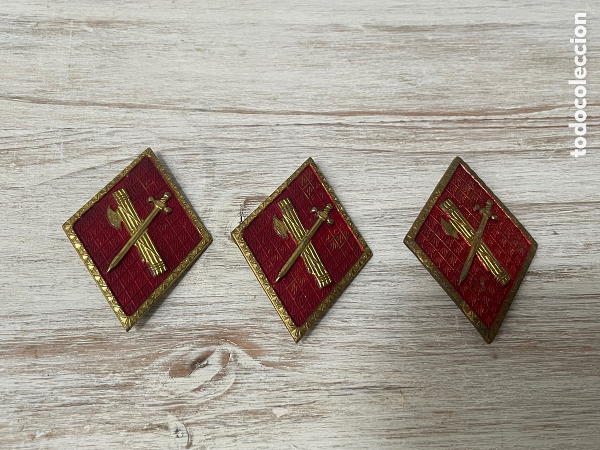 Coleccionismo: 3 insignias met&aacute;licas. Guardia civil. Originales. Aut&eacute;nticos.