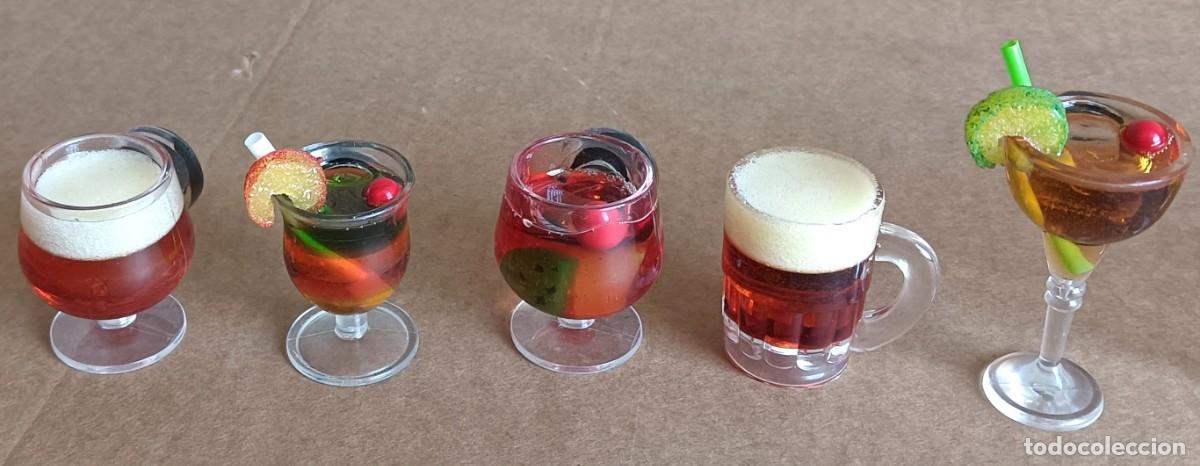 Coleccionismo: 11 imanes jarras y copas de coctel - Pl&aacute;stico - Foto 3
