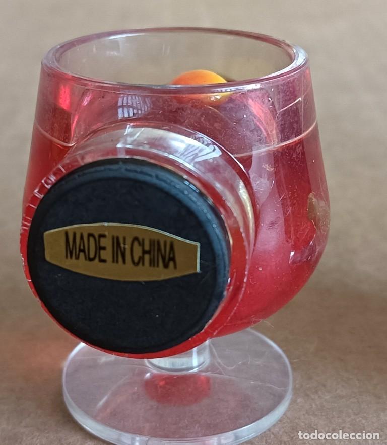Coleccionismo: 11 imanes jarras y copas de coctel - Pl&aacute;stico - Foto 4