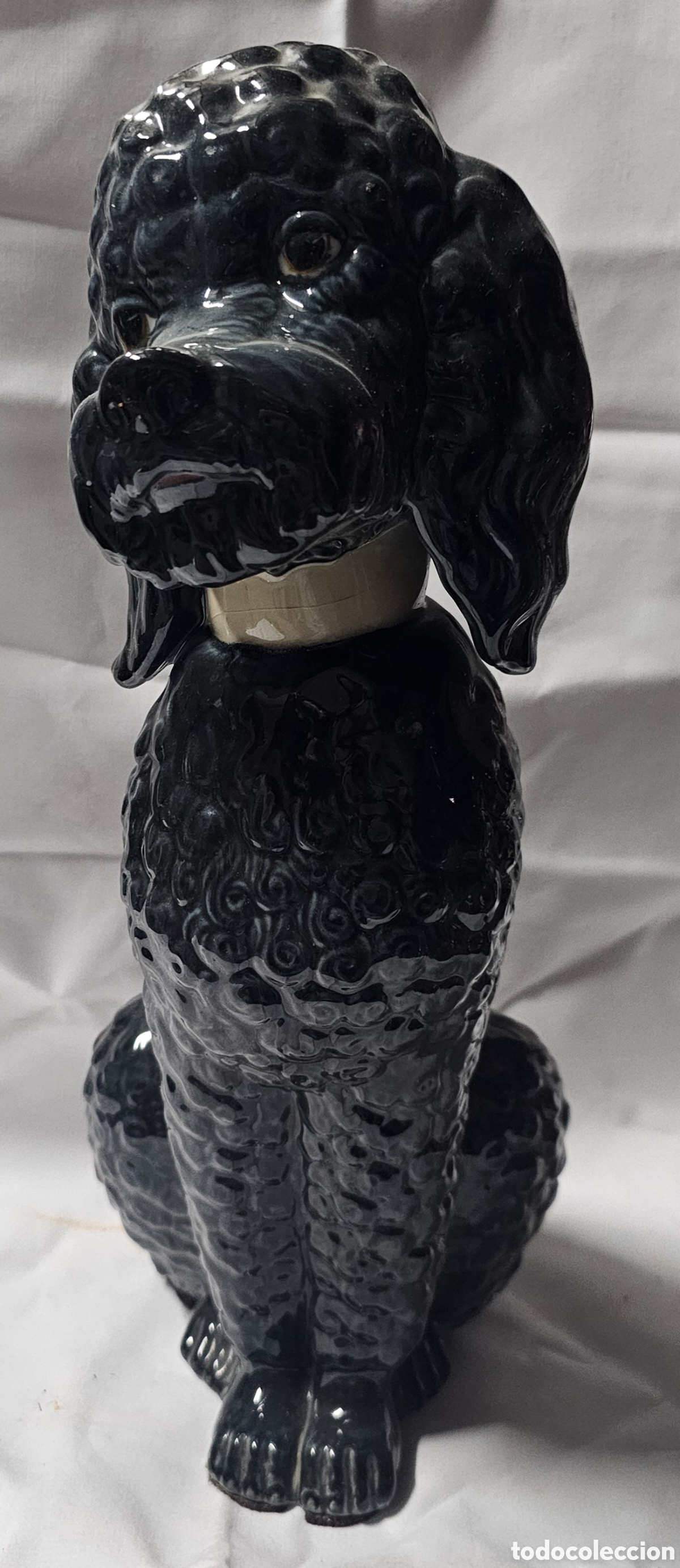 Coleccionismo: Perro caniche porcelana esmaltada gama