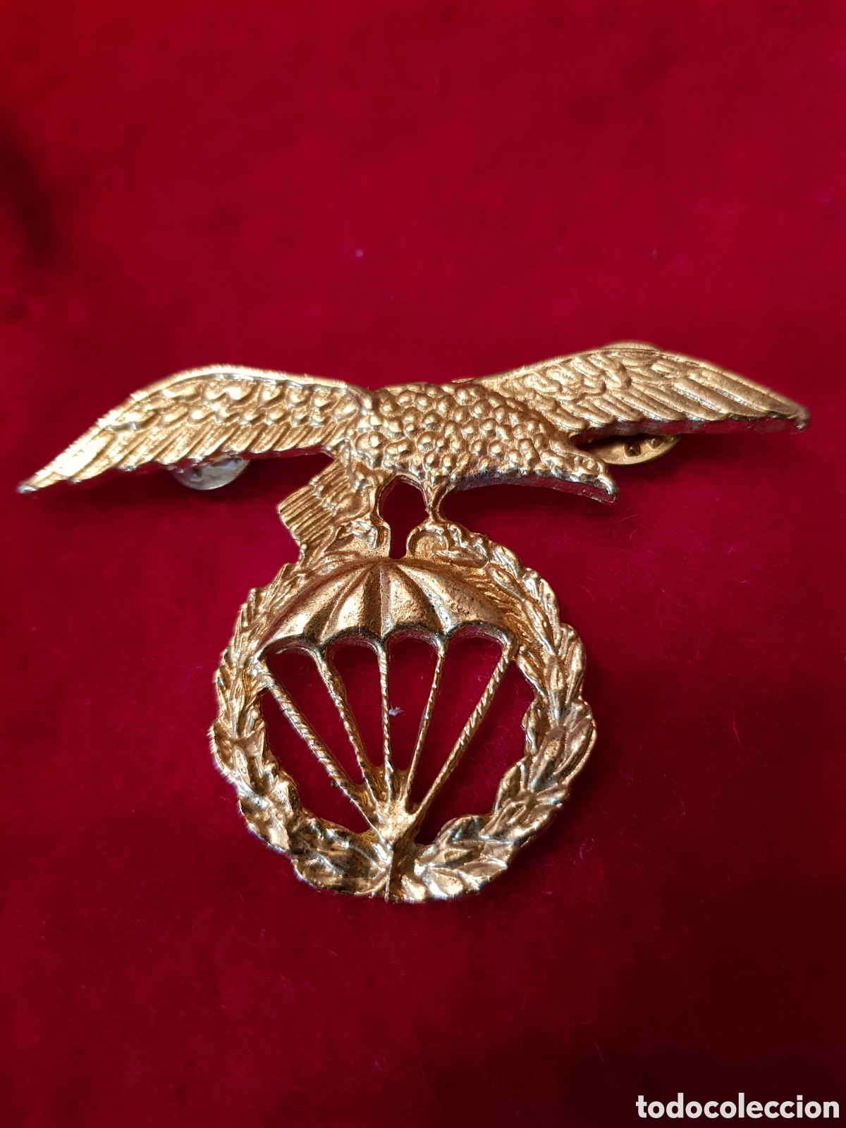 Coleccionismo: INSIGNIA DE LA BRIGADA PARACAIDISTA .