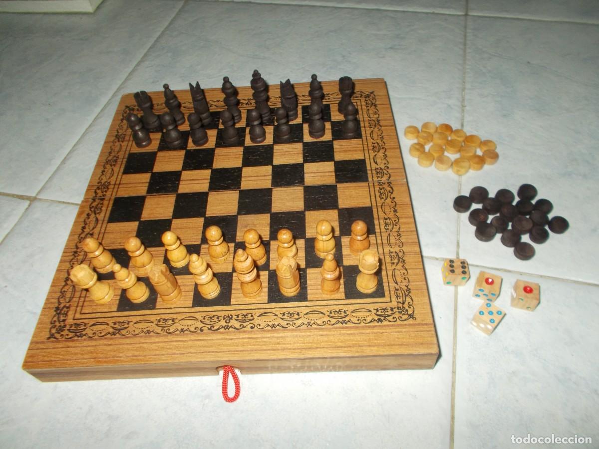 Coleccionismo: Antiguo Juego en Madera AJEDREZ DAMAS BACKGAMMON de viaje. Tablero, Piezas, Fichas y Dados. Caja
