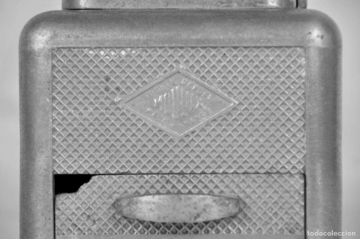 Coleccionismo: Molinillo de caf&eacute; met&aacute;lico marca Moulux - Foto 2