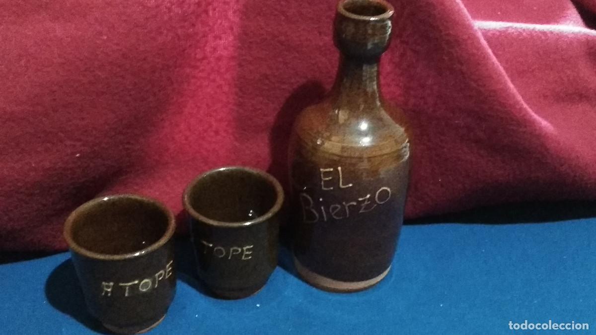 Coleccionismo: LOTE VASOS BOTELLA DE BARRO CERAMICA PRADA A TOPE, EL BIERZO - DE LOS 70