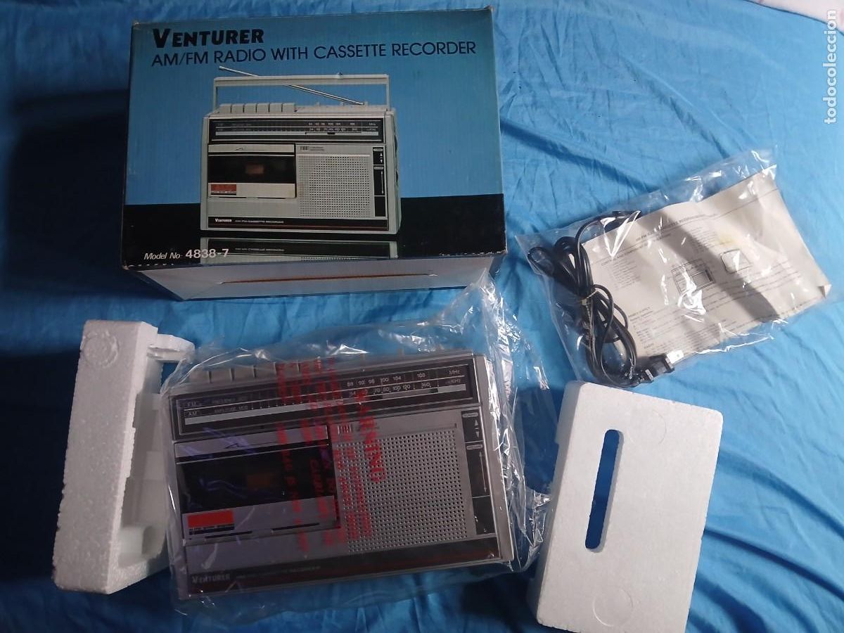 Colecionismo: Antigua radio cassette AM/FM venturer a&ntilde;os 80 caja original no usada funciona radio d cable y pilas
