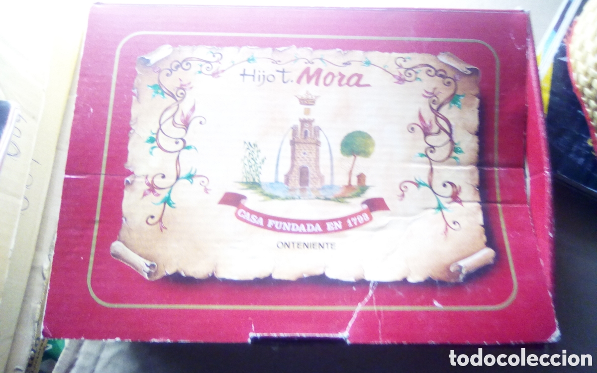 Coleccionismo: Caja de cart&oacute;n. Dulces hijos de Teodoro Mora, de Onteniente, Valencia. Casa fundada en 1793. Ver fot